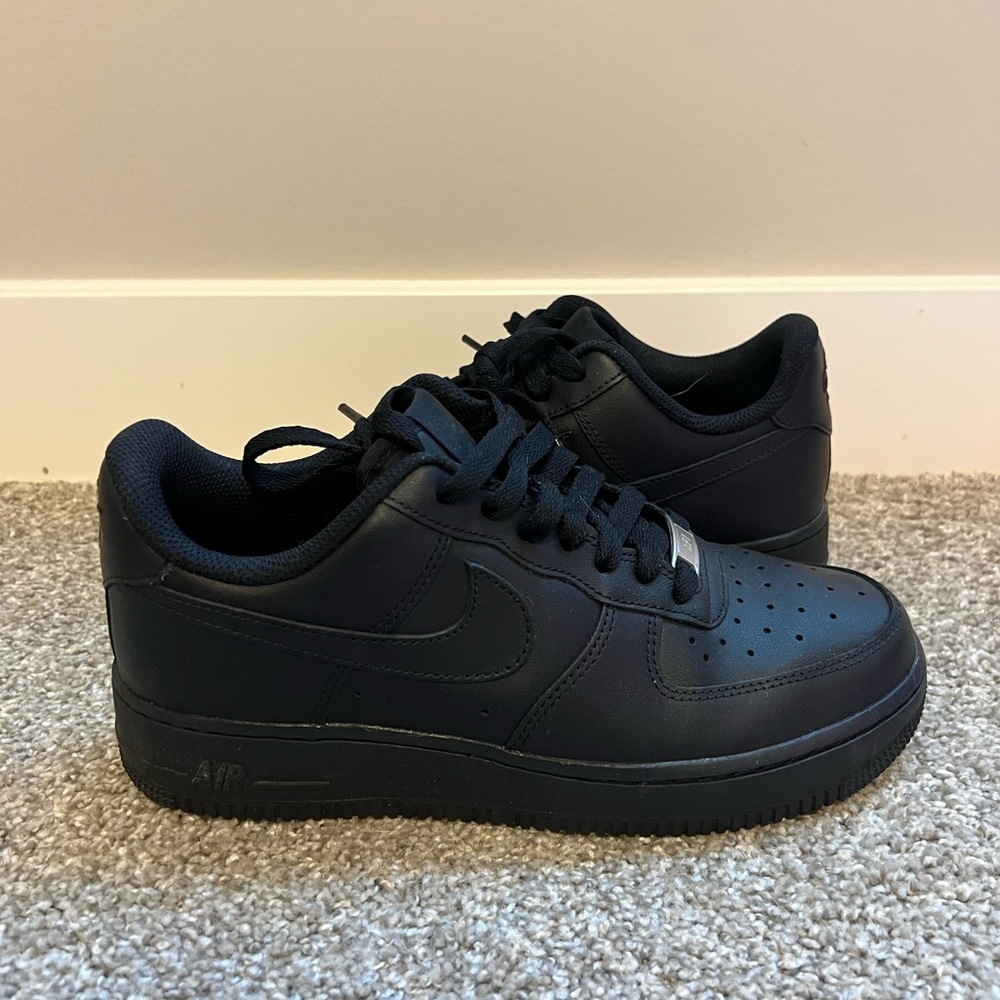 Black Air Force 1 Like New